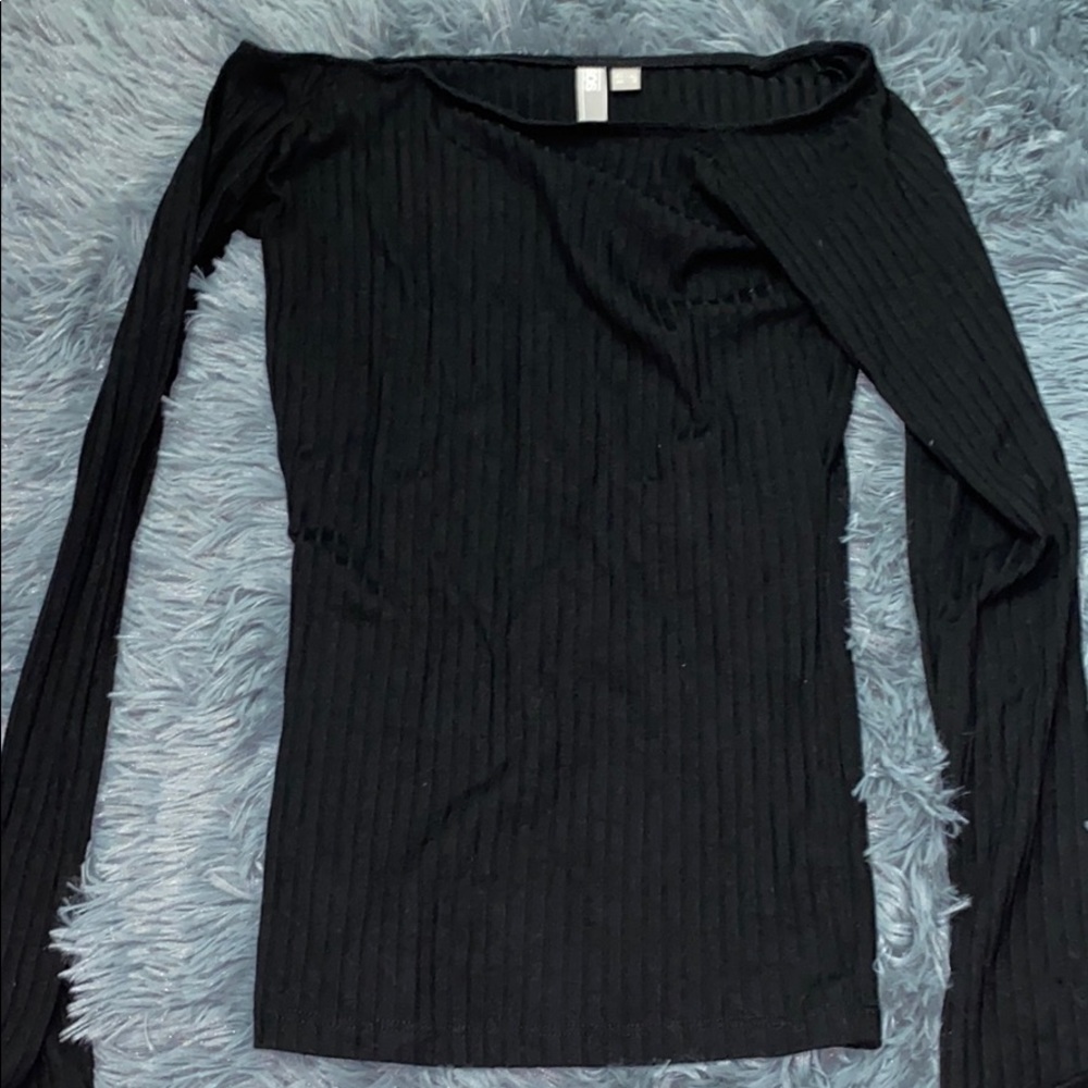 2/12!🤩Fitted off shoulder top